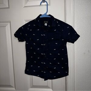 The Children's Place Boys Blue Short Sleeve Lizard Print  Button-Down Shirt 5t
